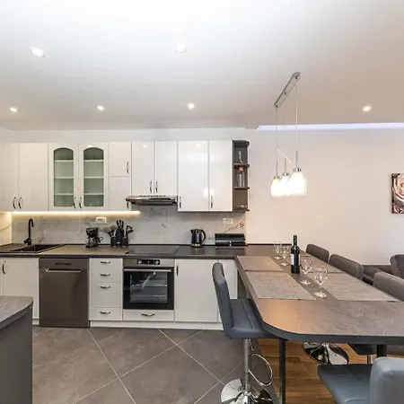 Silva - & Modern Apartamento Split