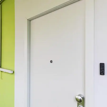 Silva - & Modern Apartment Split