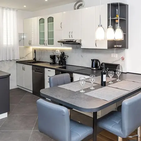 Apartment Silva - & Modern Split